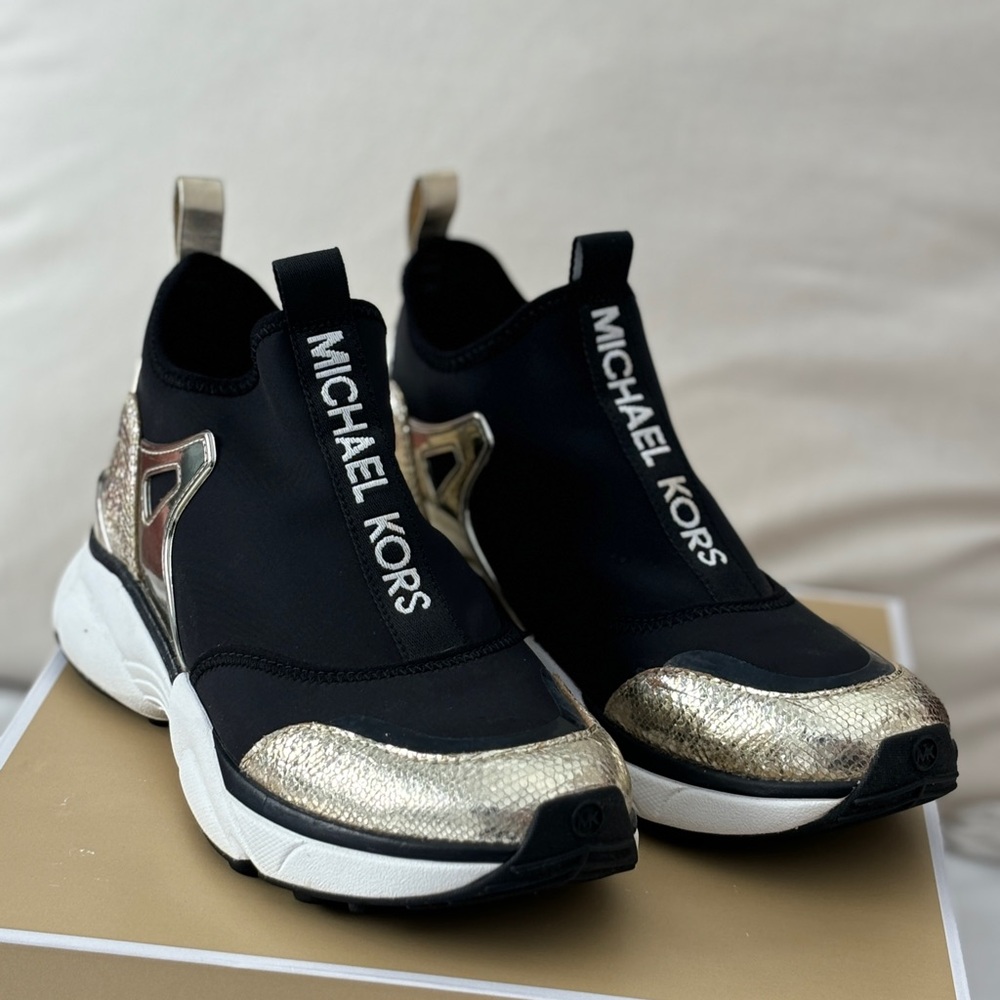 Michael kors willow slip on scuba sneaker black and gold size 8.5